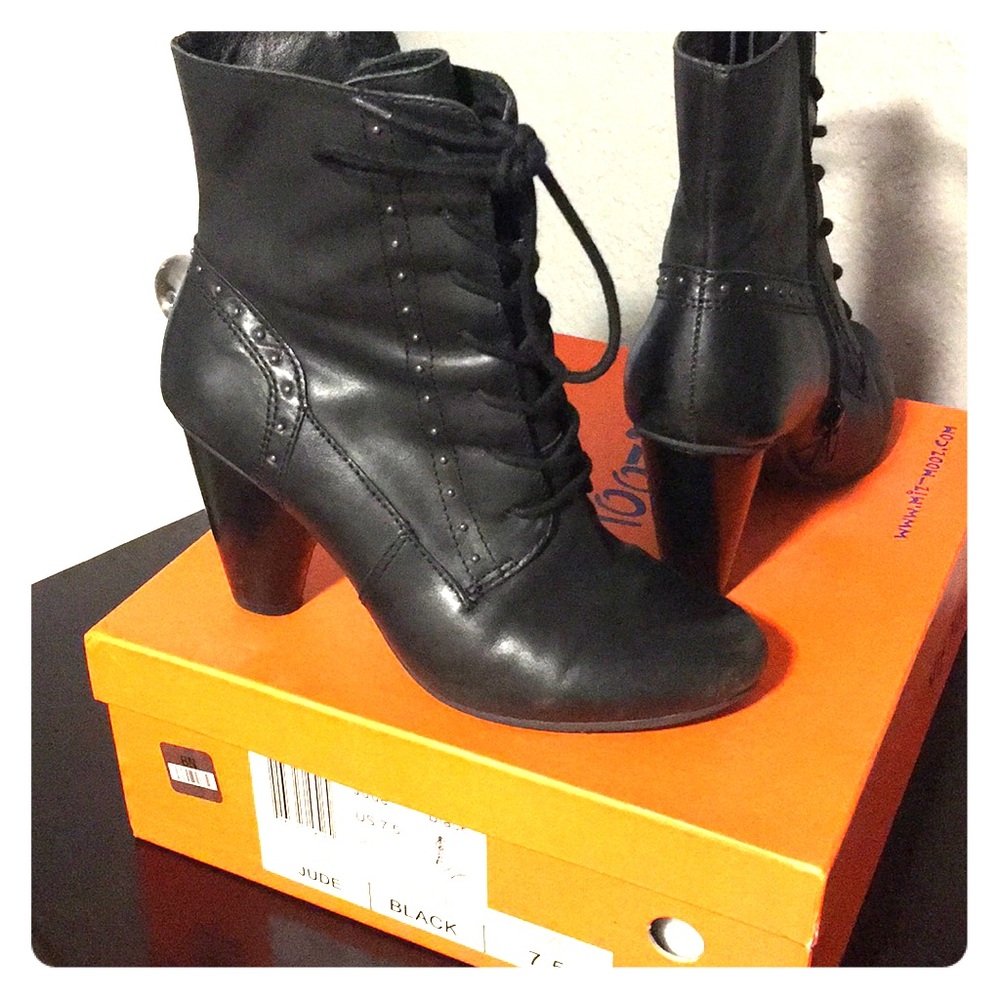 Miz Mooz Jude Leather Bootie- Black